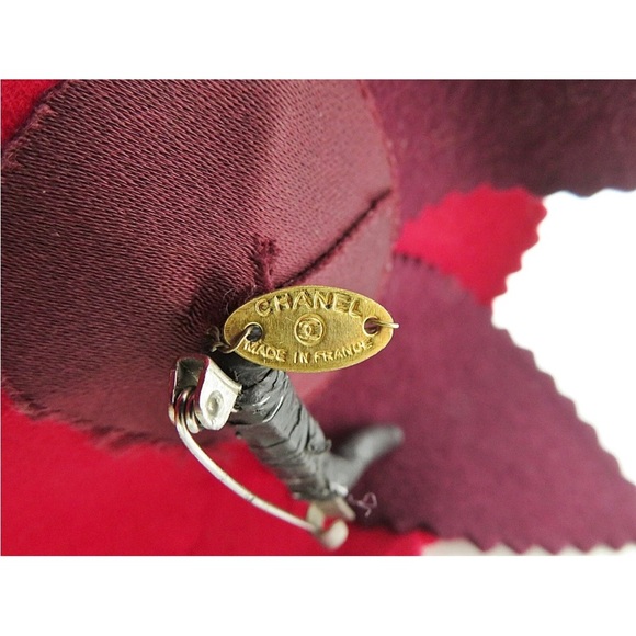 CHANEL Red Brooch - Picture 6 of 8